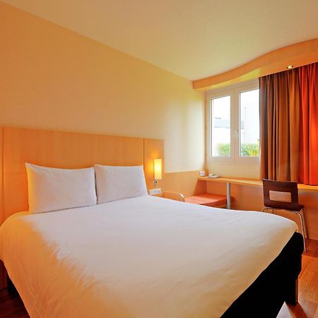 Ibis Poitiers Beaulieu Hotell Rum bild