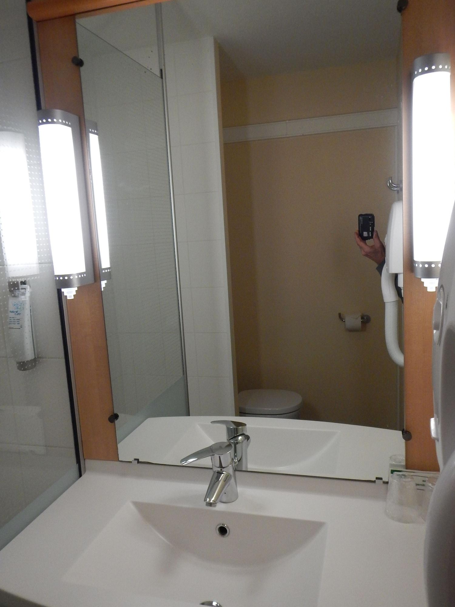 Ibis Poitiers Beaulieu Hotell Exteriör bild