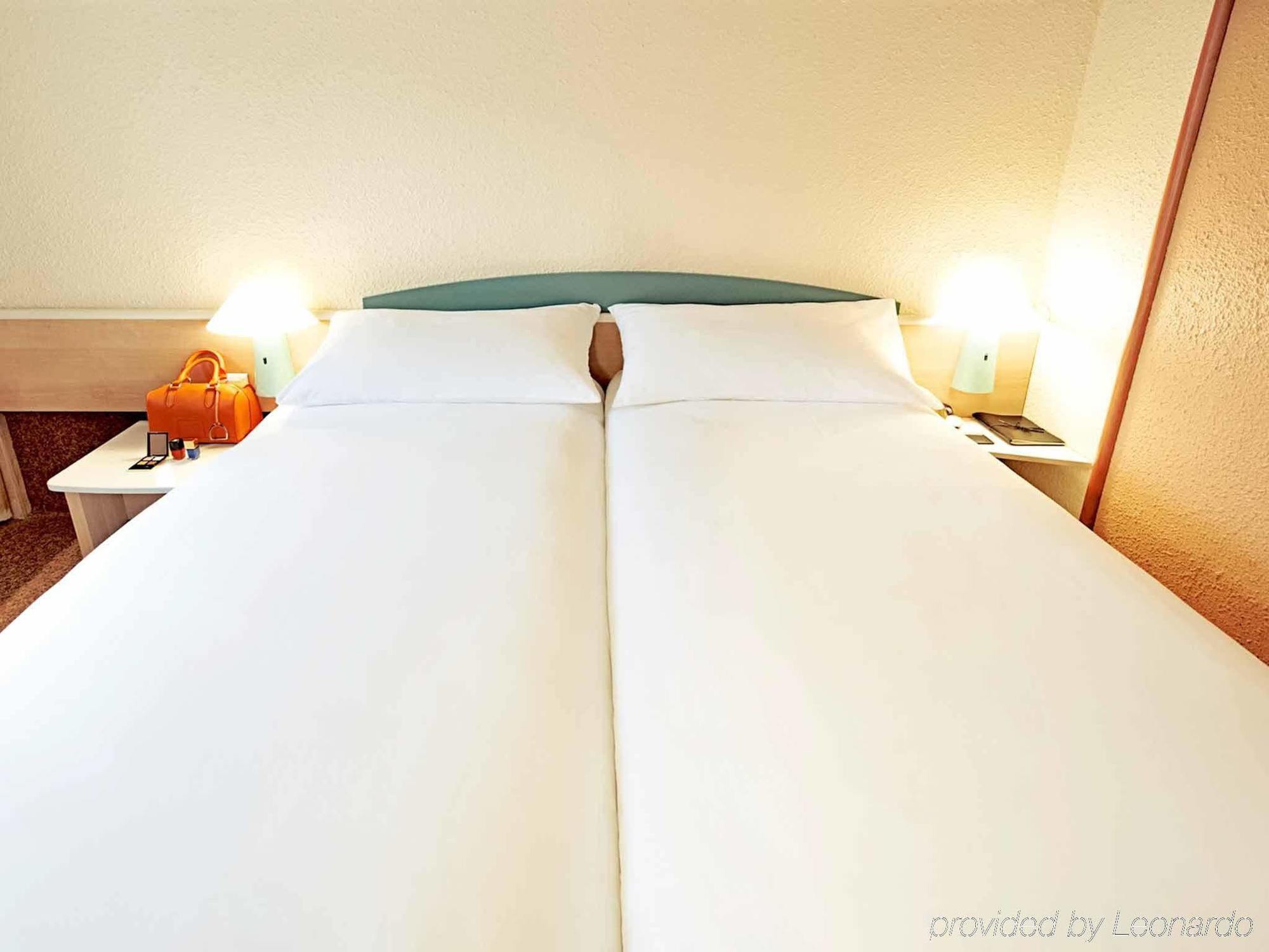 Ibis Poitiers Beaulieu Hotell Exteriör bild