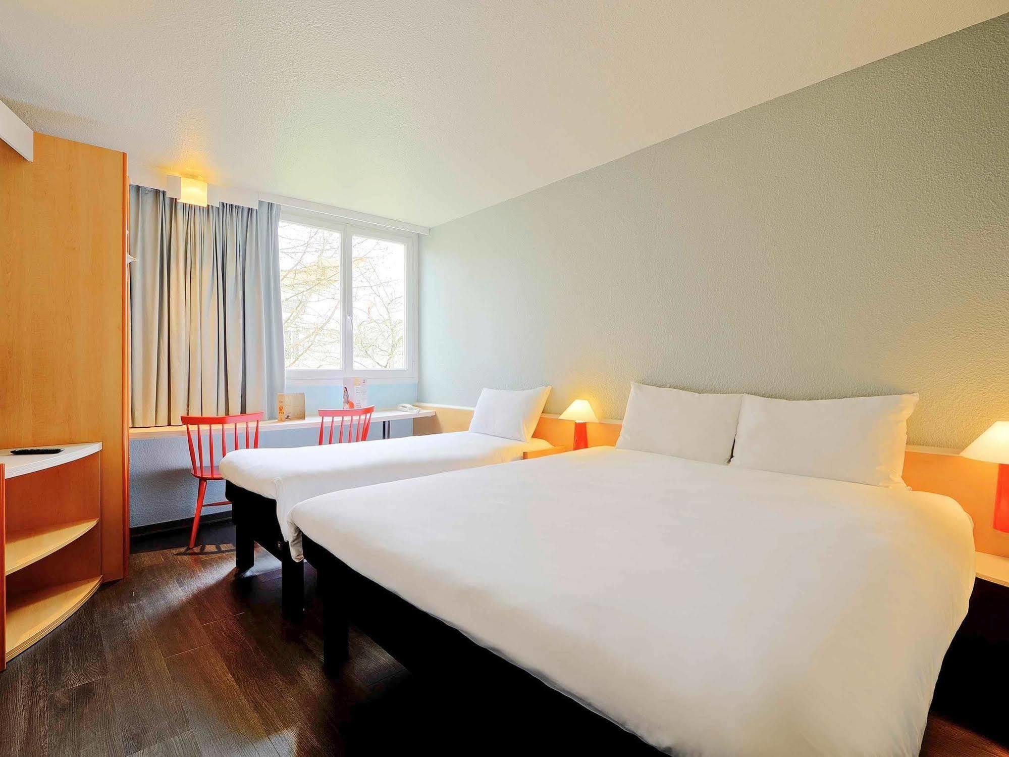 Ibis Poitiers Beaulieu Hotell Exteriör bild